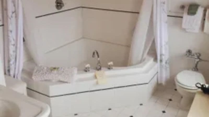 Adair Country Inn & Restaurant Jacuzzi room