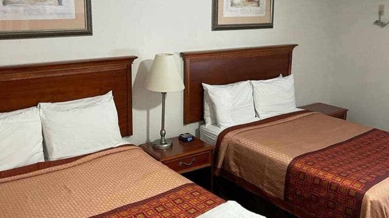 Colonial Motel hotel photo 4