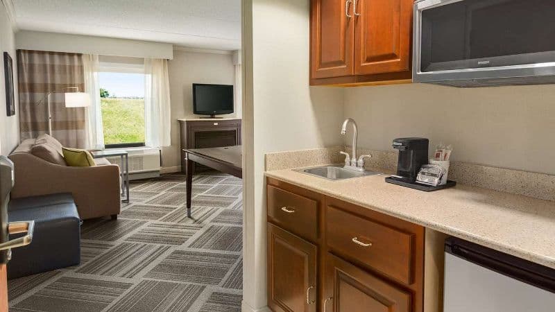 Hampton Inn & Suites Manchester-Bedford hotel photo 4