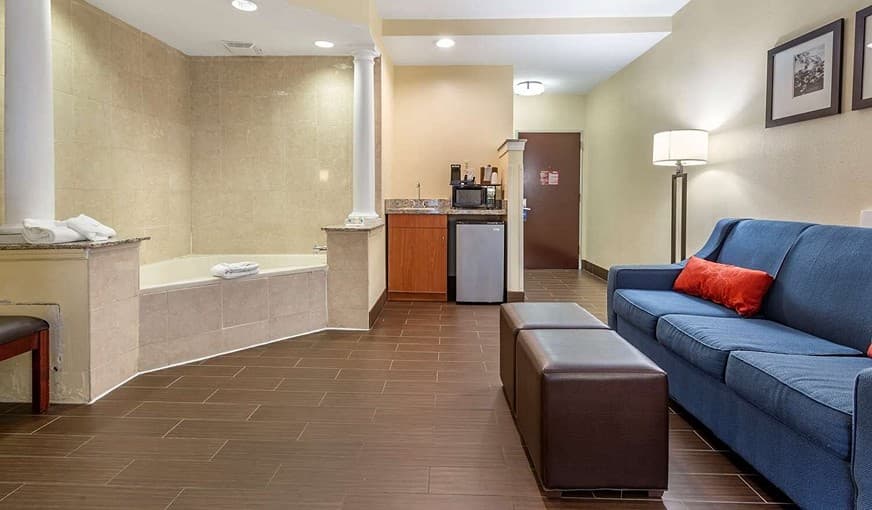 Comfort Suites Newark – Harrison hotel photo 2