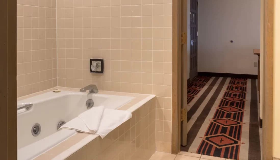 Hotel Glorieta Jacuzzi room