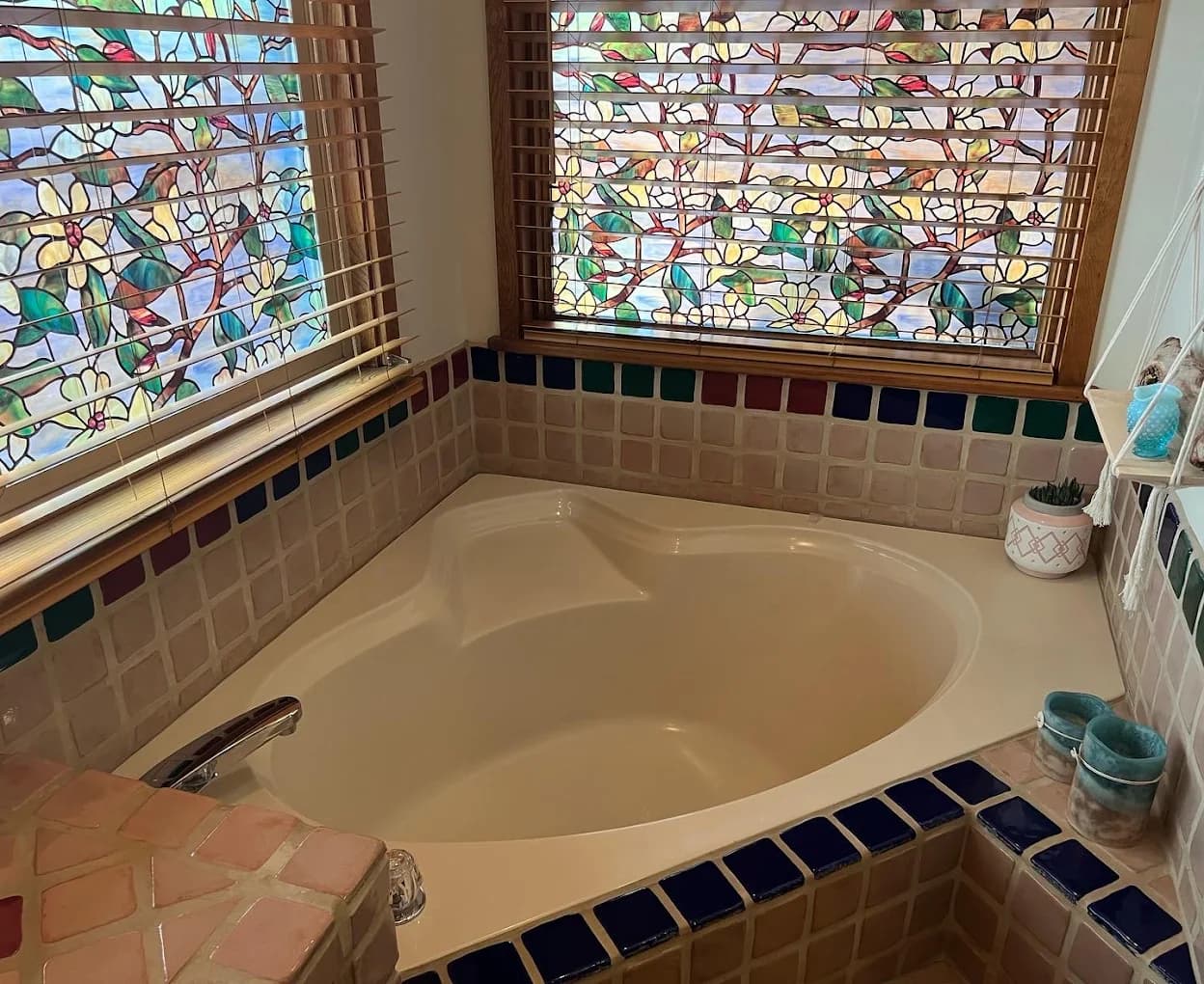 Loba Luna Jacuzzi room