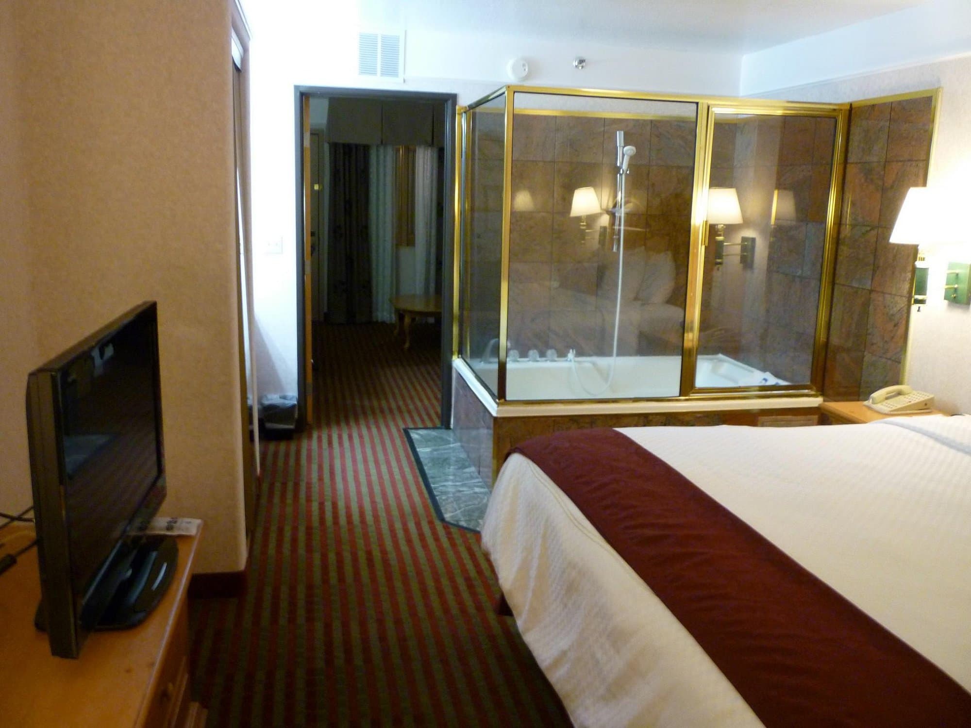 Spark by Hilton Albuquerque North I-25 Jacuzzi room
