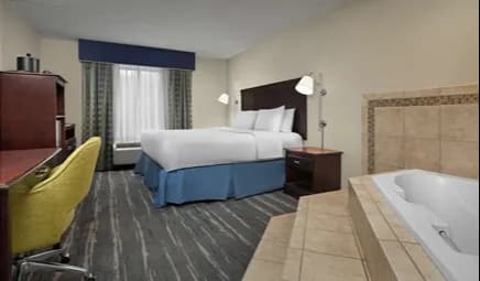 Hampton Inn Syracuse Clay hotel photo 2
