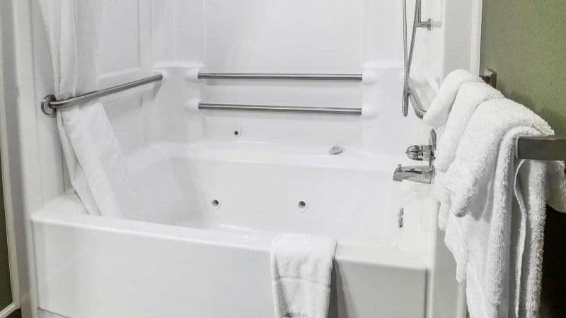Sleep Inn & Suites Queensbury – Lake George