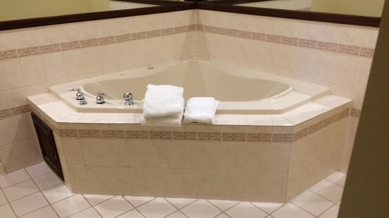 Baymont by Wyndham Asheville/Biltmore Jacuzzi room