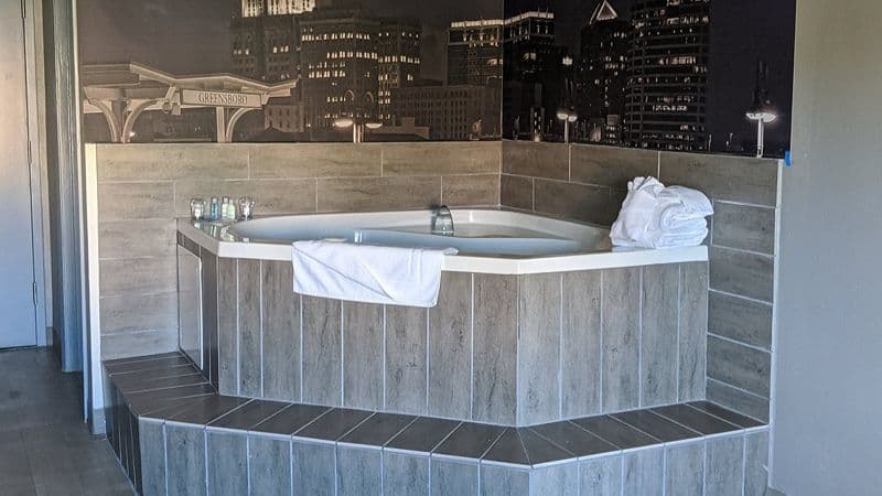 Clarion Pointe Greensboro Airport hotel photo 3