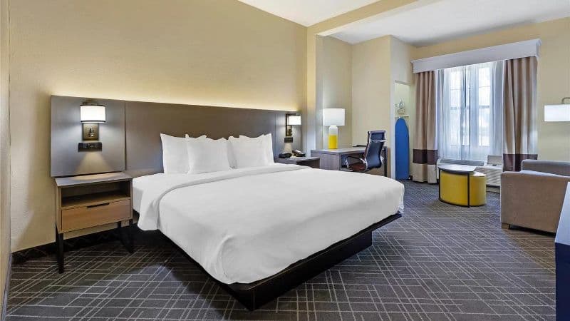 Comfort Suites Hanes Mall hotel photo 2