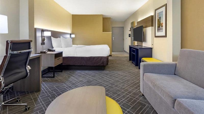 Comfort Suites Hanes Mall hotel photo 3