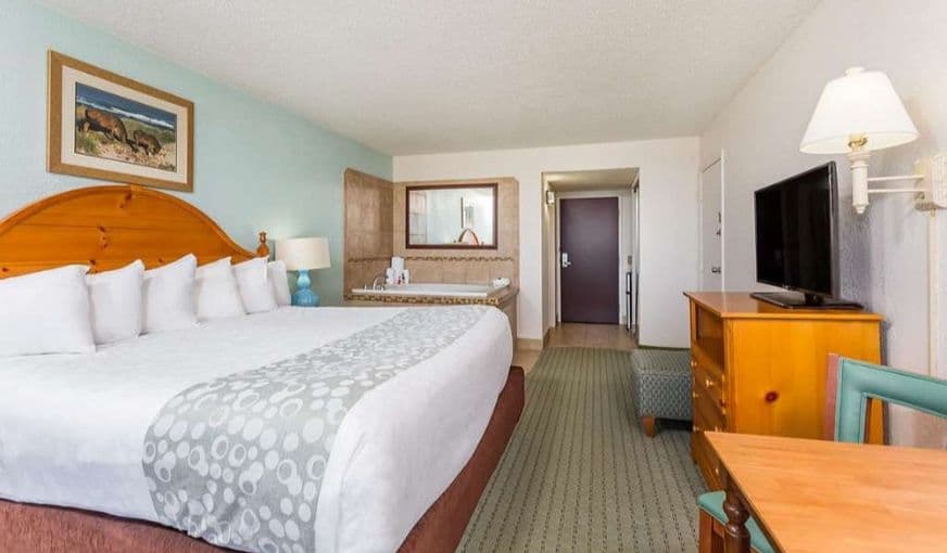 Ramada Plaza by Wyndham Nags Head Oceanfront hotel photo 2