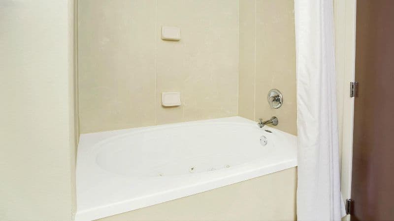Wingate By Wyndham Raleigh Durham / Airport Jacuzzi room