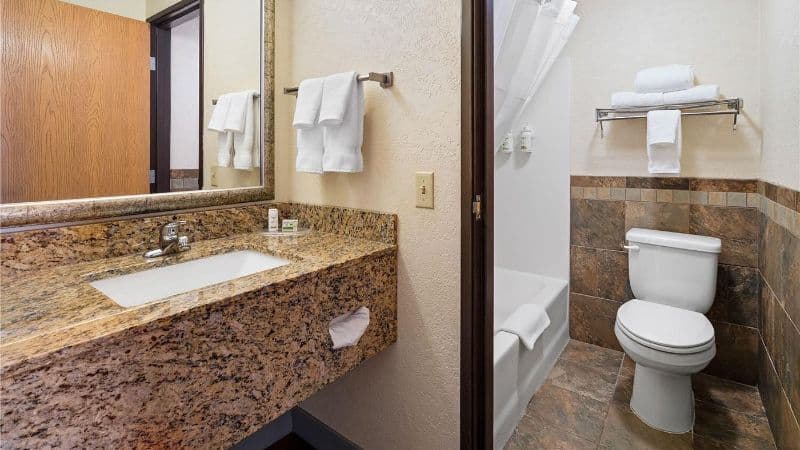 AmericInn by Wyndham Dickinson hotel photo 4