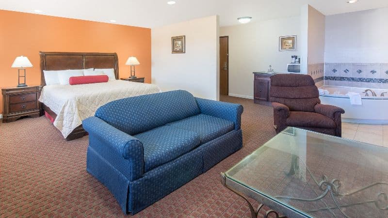 Days Inn by Wyndham Minot hotel photo 2