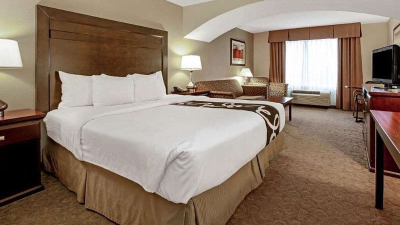 La Quinta Inn & Suites by Wyndham Bismarck hotel photo 3