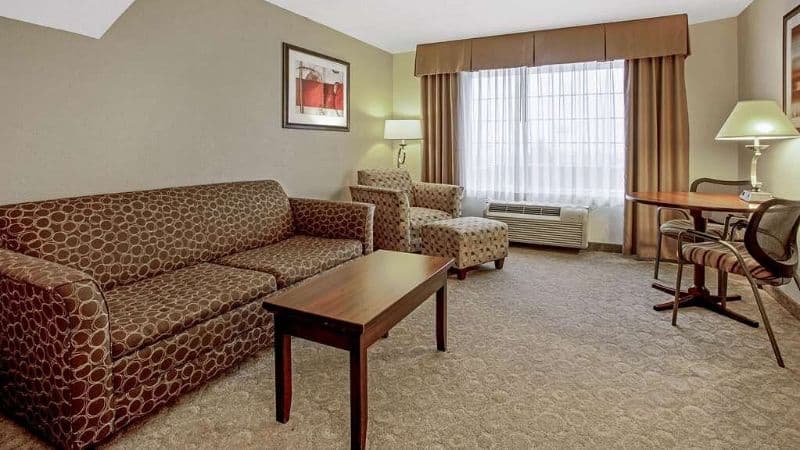 La Quinta Inn & Suites by Wyndham Bismarck hotel photo 5