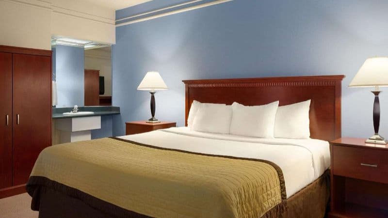 Ramada by Wyndham Fargo hotel photo 3