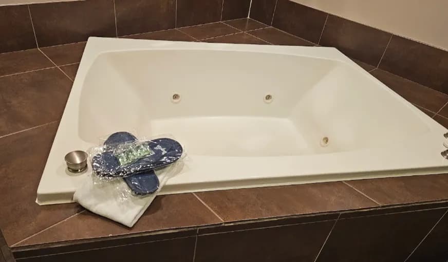Belamere Suites Hotel Jacuzzi room