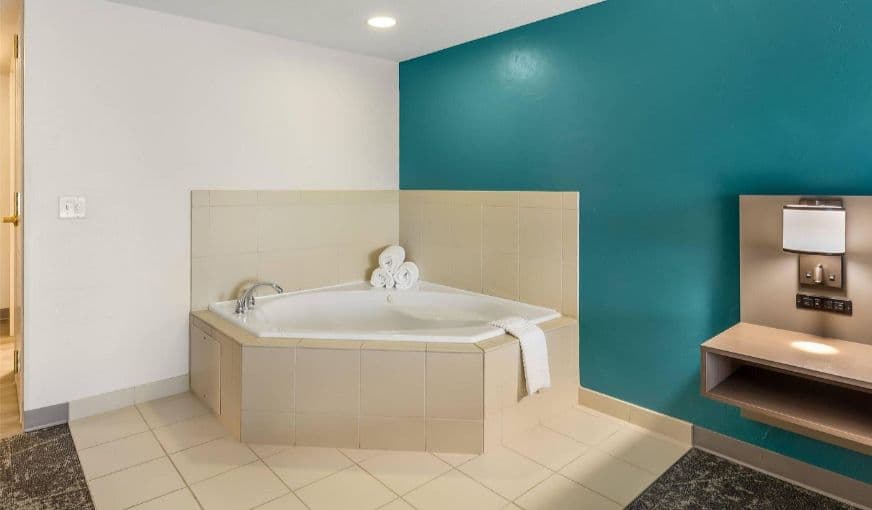 Comfort Inn & Suites hotel photo 2