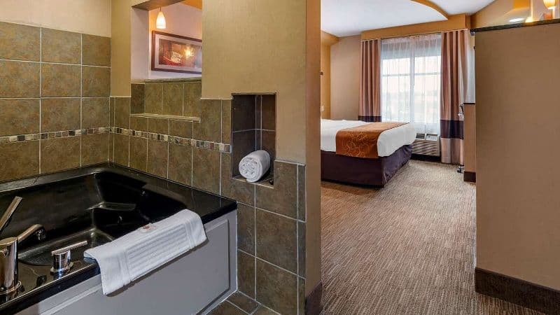 Comfort Suites Perrysburg hotel photo 2