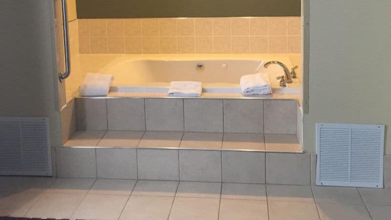 Hampton Inn Cincinnati Airport-North Jacuzzi room