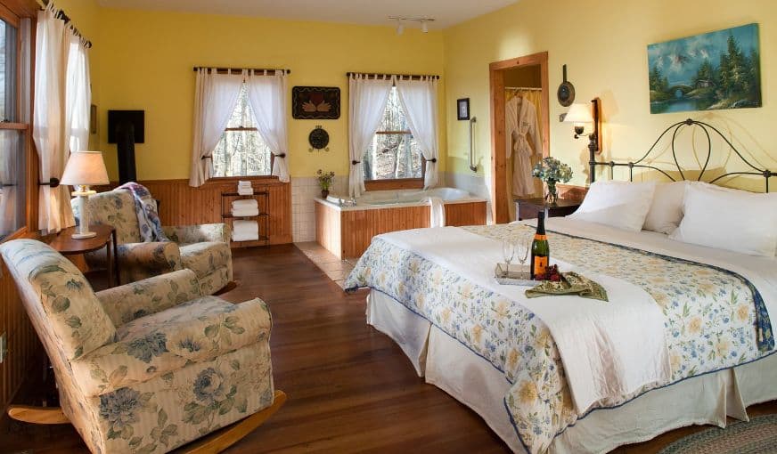 Inn & Spa at Cedar Falls hotel photo 2