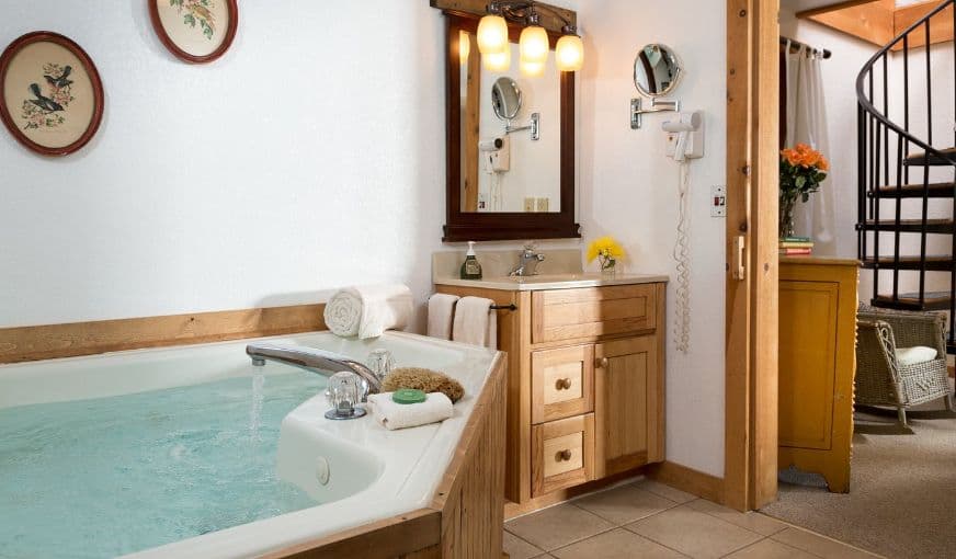 Inn & Spa at Cedar Falls hotel photo 3