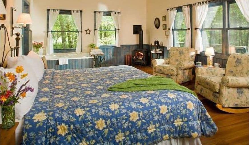 Inn & Spa at Cedar Falls hotel photo 5