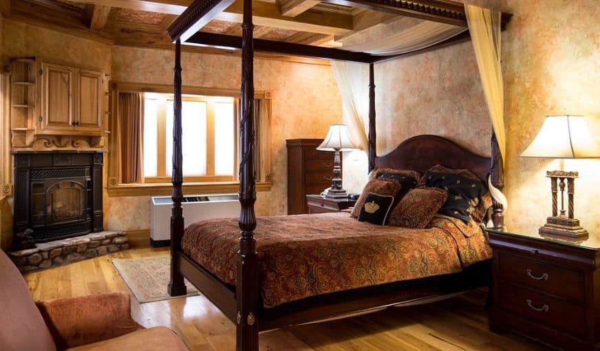 Landoll’s Mohican Castle hotel photo 3