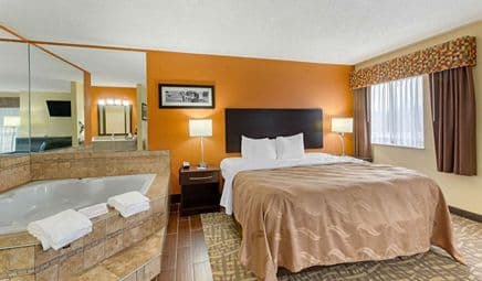 Quality Inn Wooster hotel photo 2