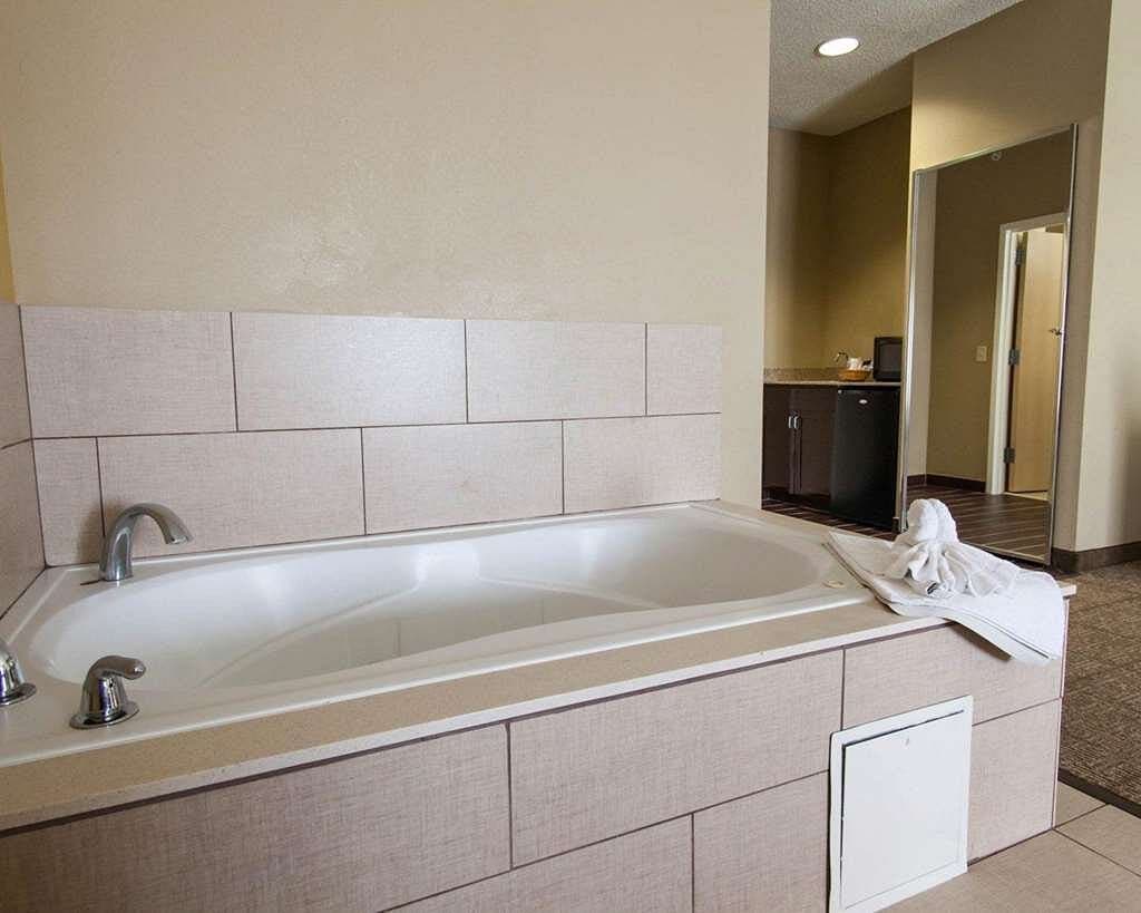 Comfort Suites Tulsa Central hotel photo 2