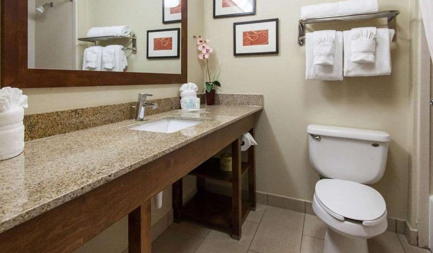 Comfort Suites Tulsa Central hotel photo 4