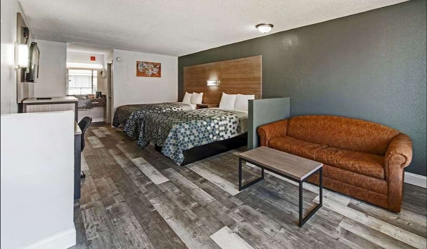 Econo Lodge Oklahoma City hotel photo 4