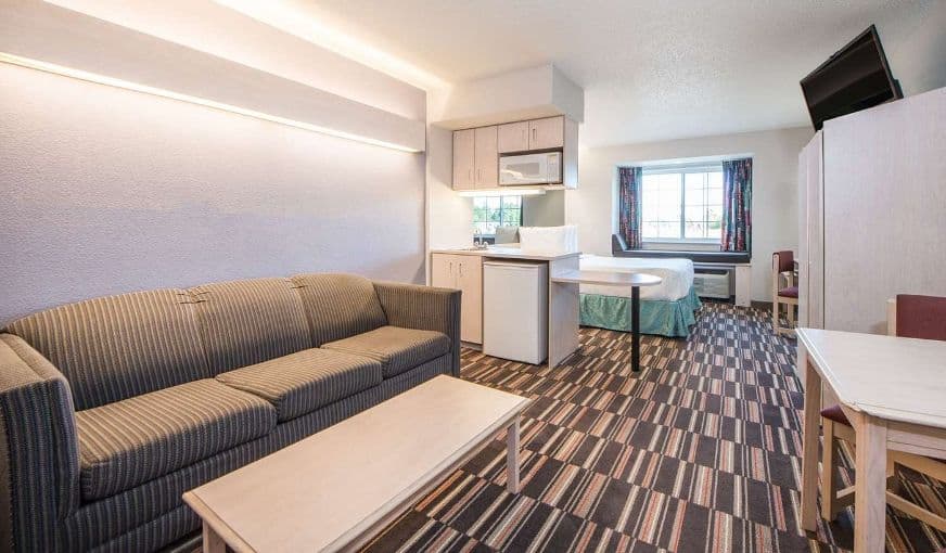Microtel Inn & Suites Claremore hotel photo 4