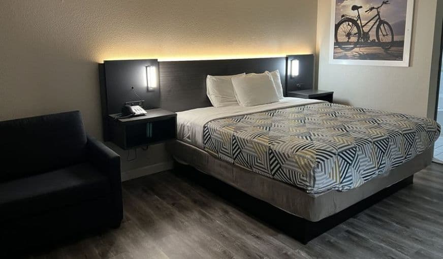 Motel 6 Tulsa Airport hotel photo 3