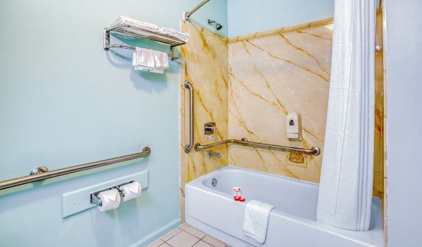 OYO Townhouse Tulsa Woodland Hills hotel photo 2