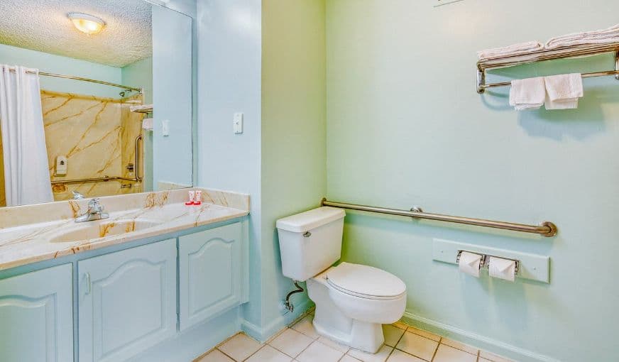 OYO Townhouse Tulsa Woodland Hills hotel photo 4