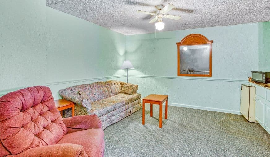 OYO Townhouse Tulsa Woodland Hills hotel photo 5