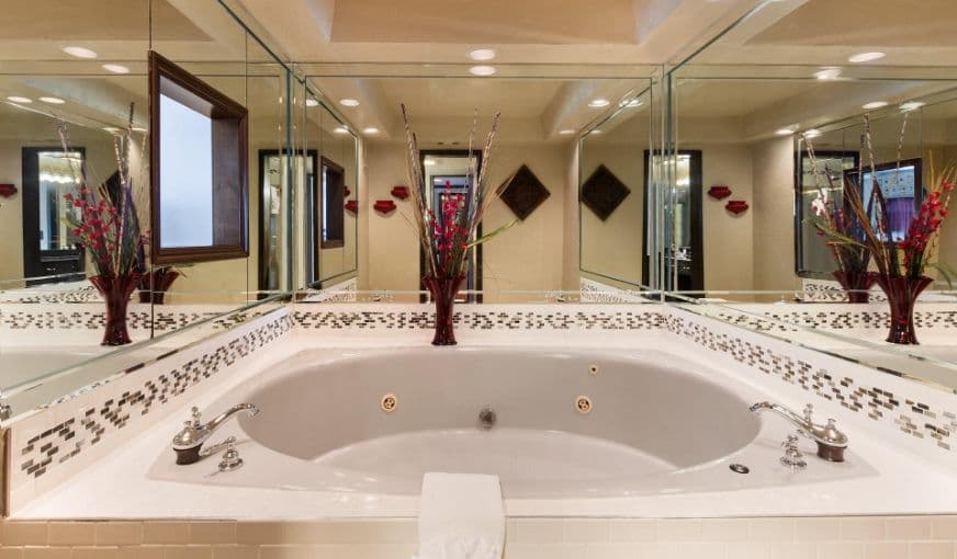 SureStay Plus Hotel by Best Western Oklahoma City North Jacuzzi room