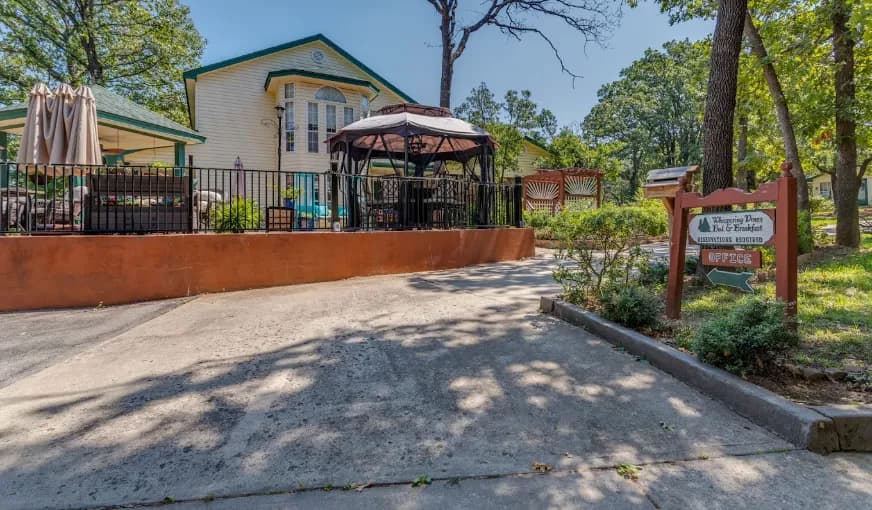 The Whispering Pines Inn hotel photo 5