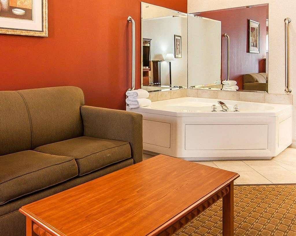 Comfort Suites Redmond Airport hotel photo 2