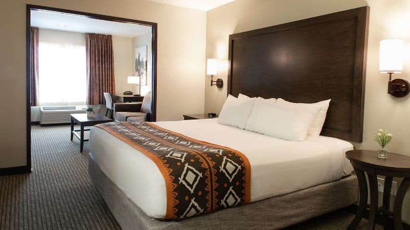 Oxford Suites Pendleton hotel photo 2