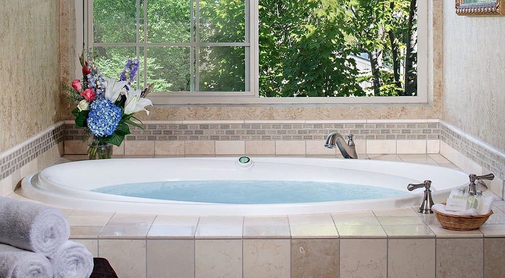 The Bard’s Inn, BW Signature Collection Jacuzzi room