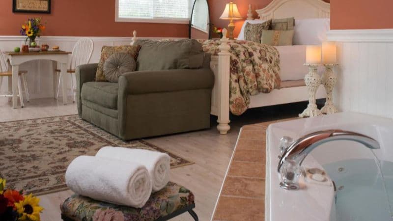 1825 Inn Bed and Breakfast hotel photo 2