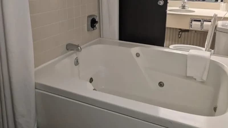 Baymont by Wyndham Bartonsville Poconos hotel photo 2