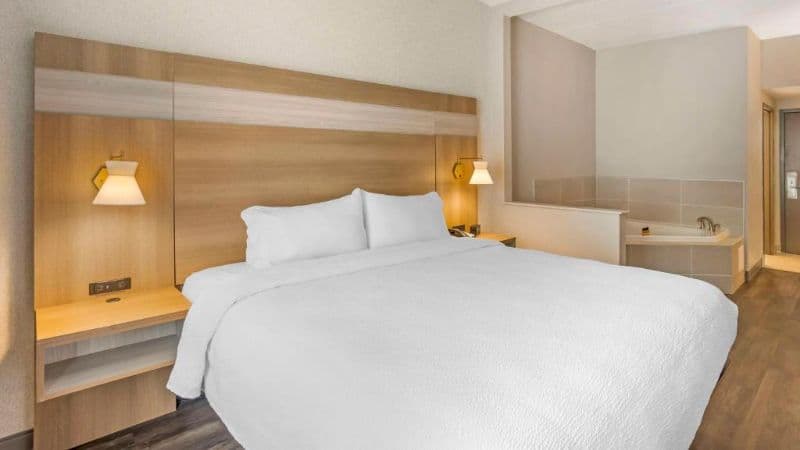 Best Western Plus Heritage Rail Inn & Suites hotel photo 2