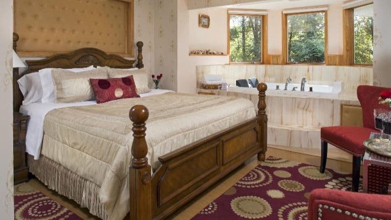 Cherry Valley Manor Jacuzzi room