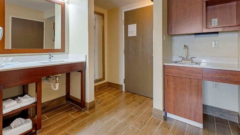 Comfort Inn and Suites Wilkes Barre – Arena hotel photo 5