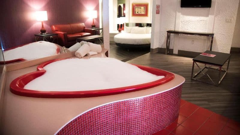 Cove Haven Resort Jacuzzi room