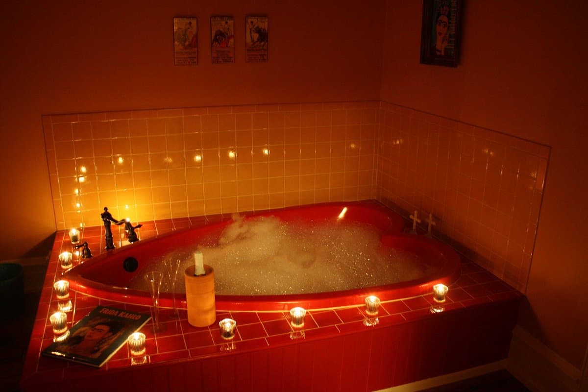 Grace Manor Bed and Breakfast Jacuzzi room