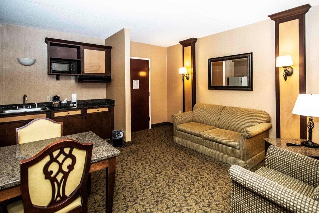 Heritage Hills Resort - Couples Suite with Hot Tub hotel photo 3